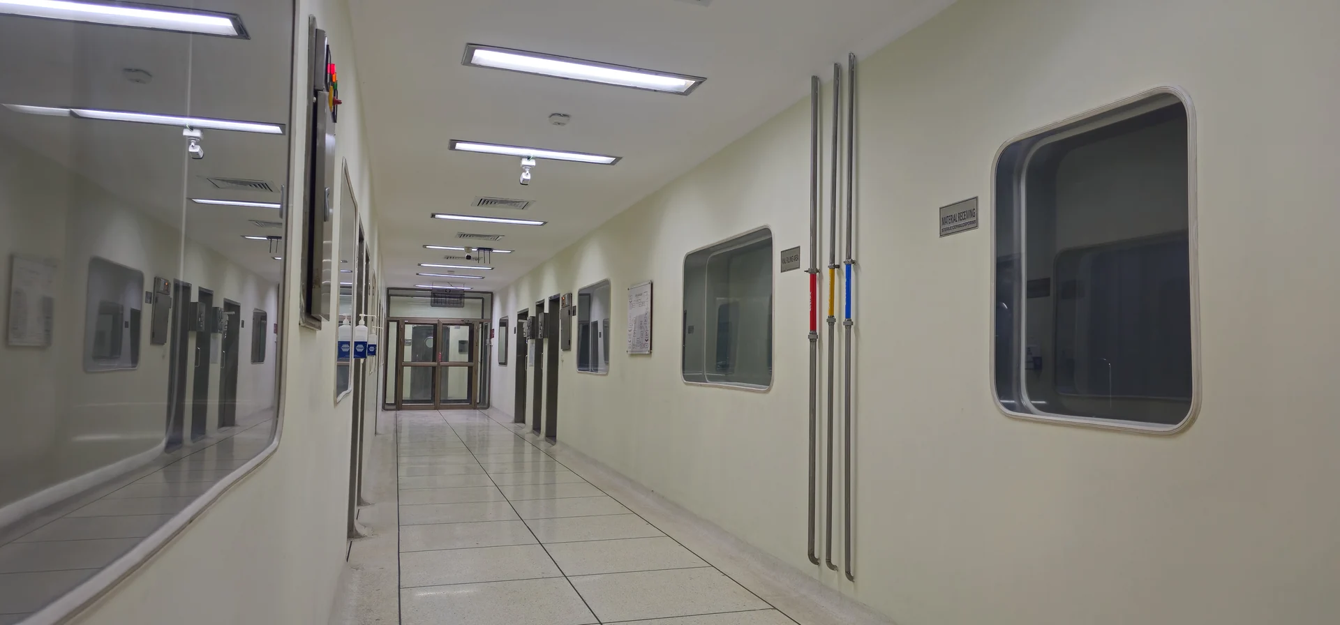 HiMedic production corridor with cleanroom viewing windows