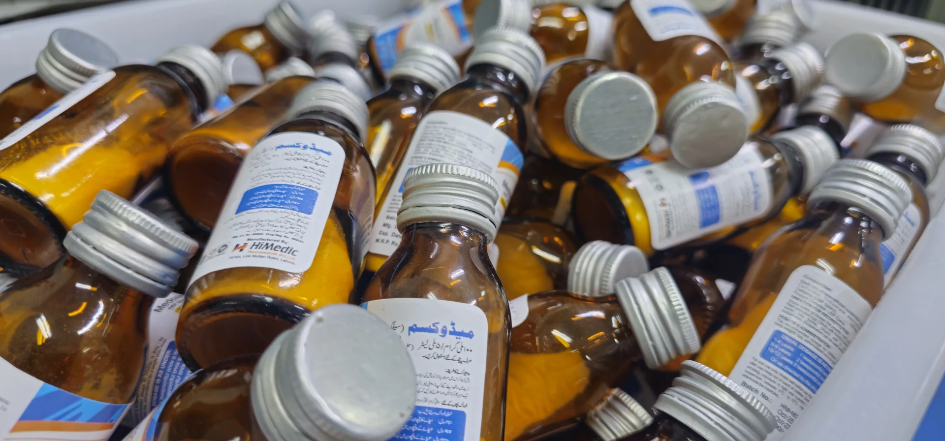 HiMedic-manufactured Medoxim suspension bottles